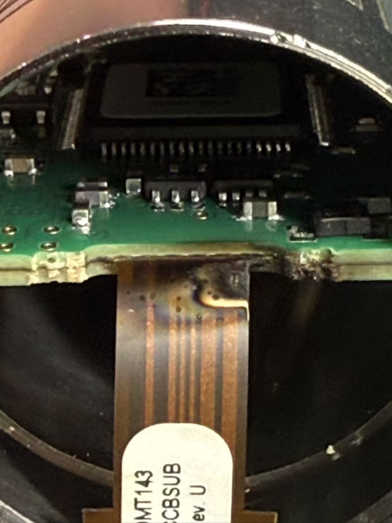 維薩拉露點儀DMT143電路板燒黑的可能原因？